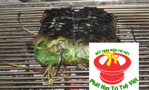 Nướng thịt trên bếp than điện Trí Việt