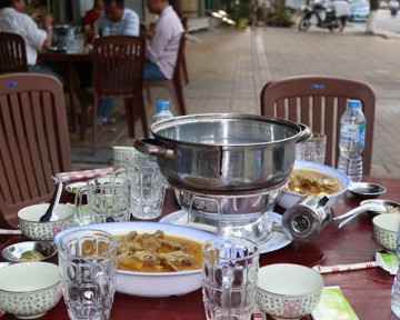 Bếp than điện Trí Việt Tiện lợi cho món nướng và lẩu